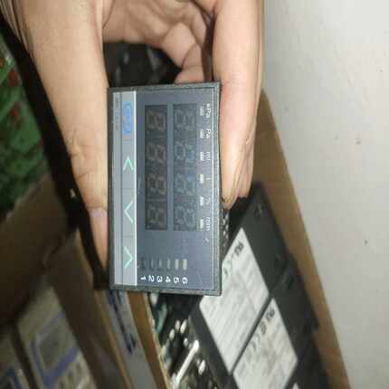 咨询-RKC液位计LE100-66*NNNN-1N有10几个