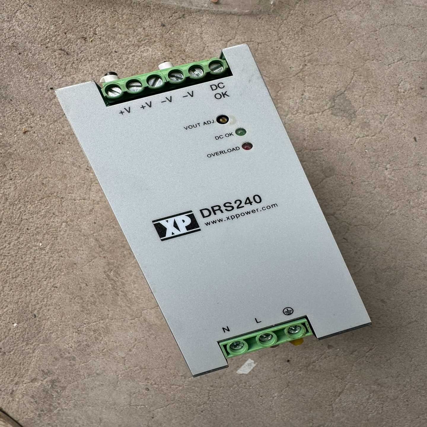 XP导轨式电源DRS240PS24成色很漂亮如议价