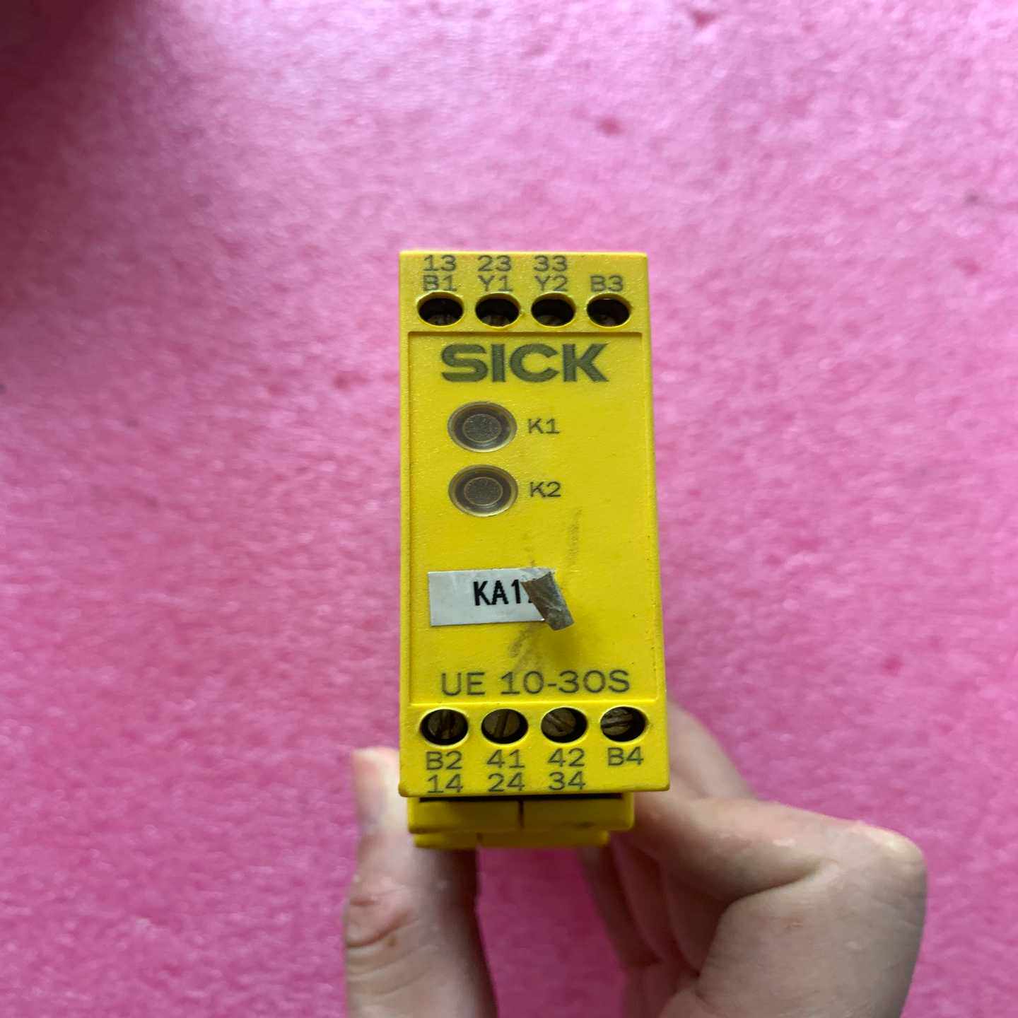 询价西克SICK安全继电器，UE10-30S2D0，型号6024