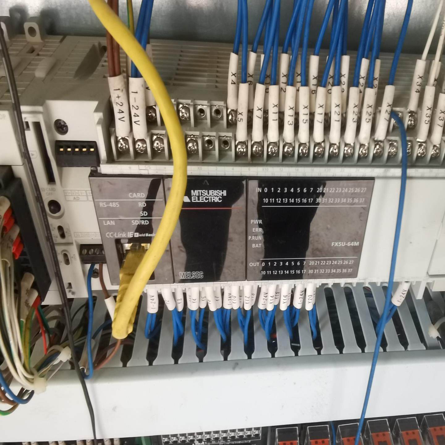 【请询价】三菱PLC FX5U-64M模块带FX5-CNV-IF和F