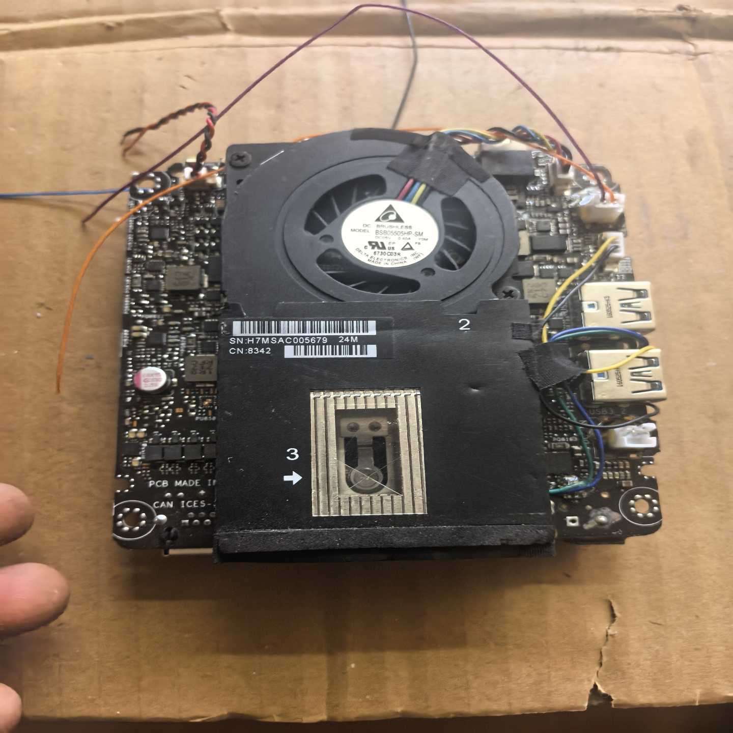 询价华硕UN66迷你主板，原装i36100u，附送内存条。