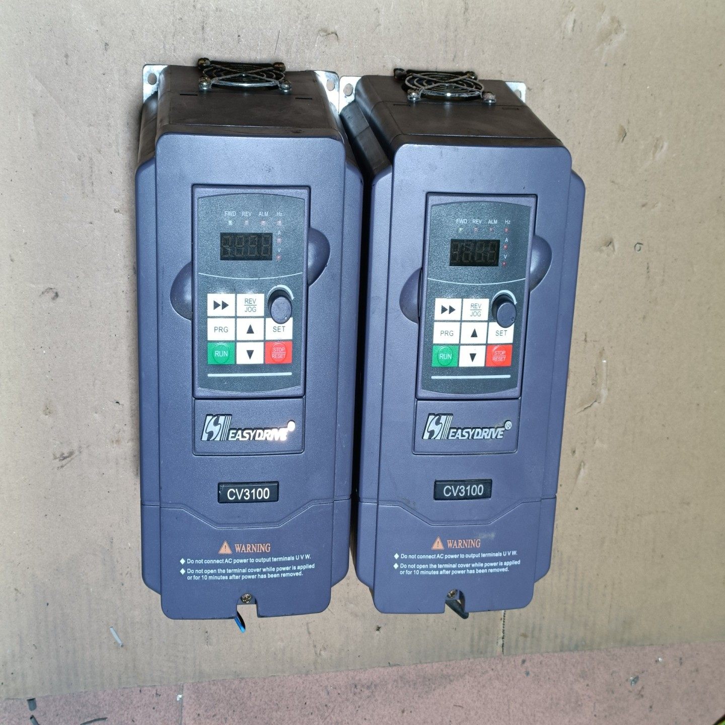 易驱CV3100变频器1.5KW380V--议价商品