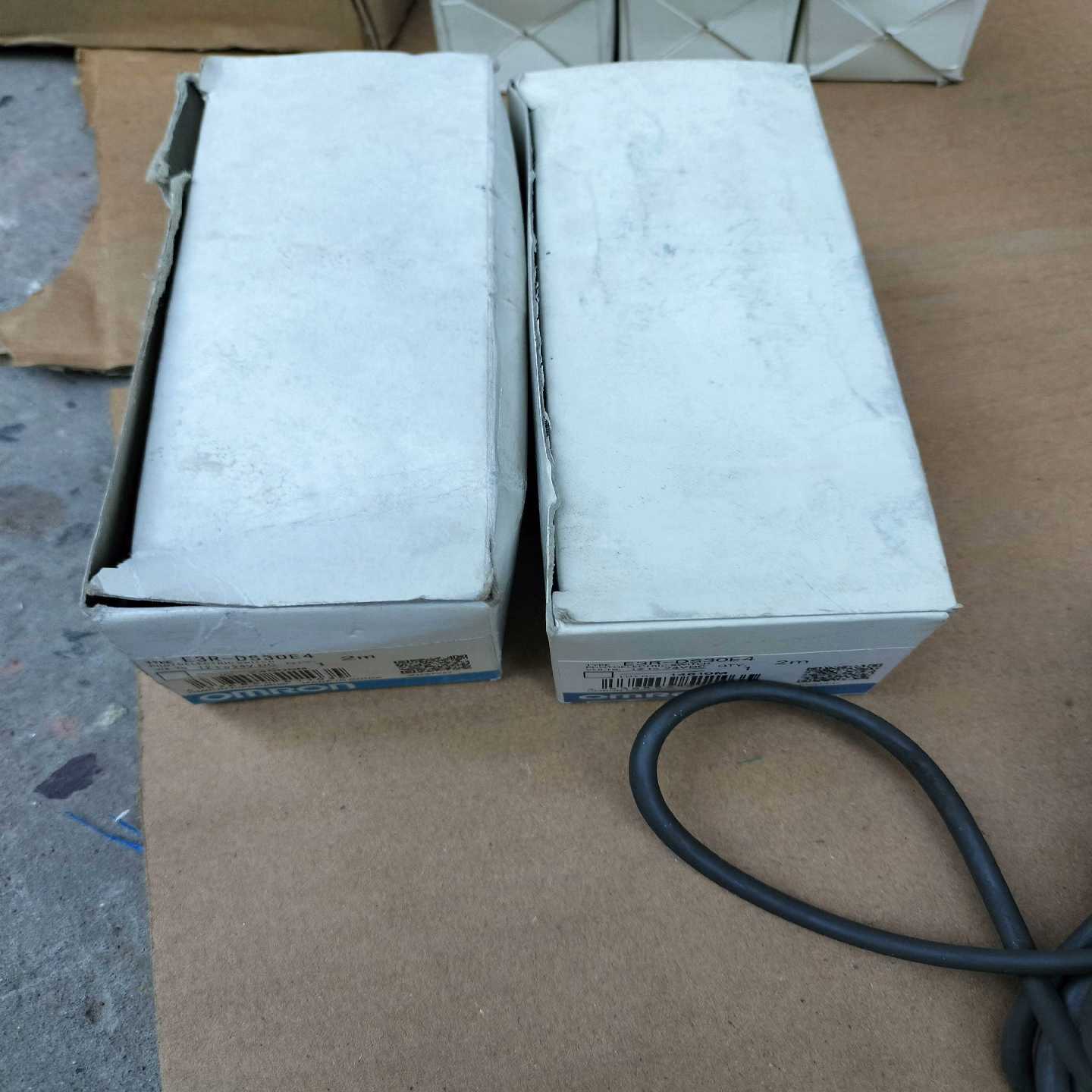 传感器E3R-DS30E4内置放大器光电开关漫反射型2询价