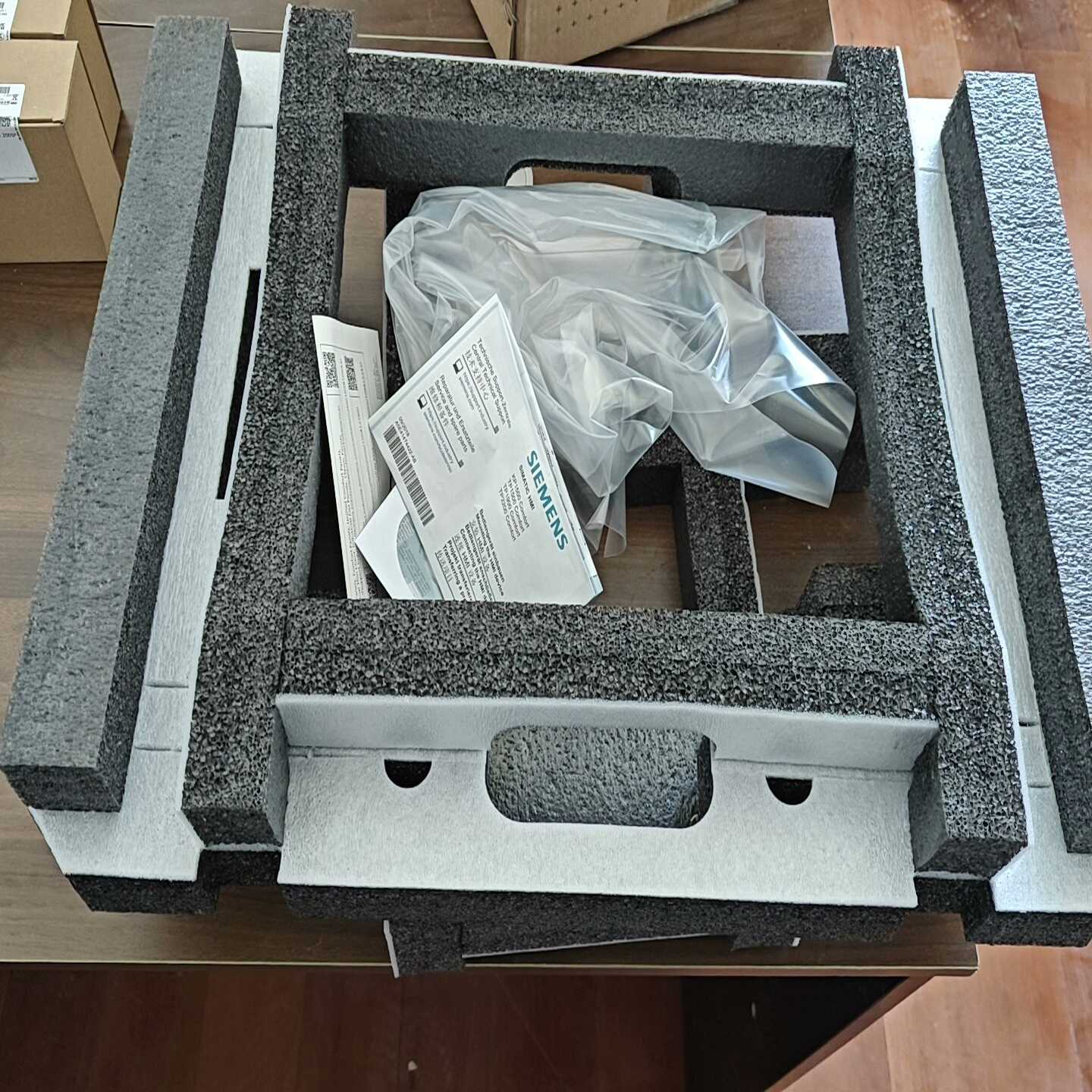 TP1500屏盒子附件供应，盒子进水了，附件完好100询价