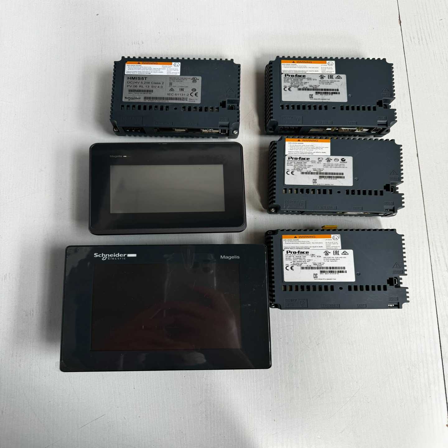 施耐德触摸屏HMIS85，HMIS5T功能完好--议价商品