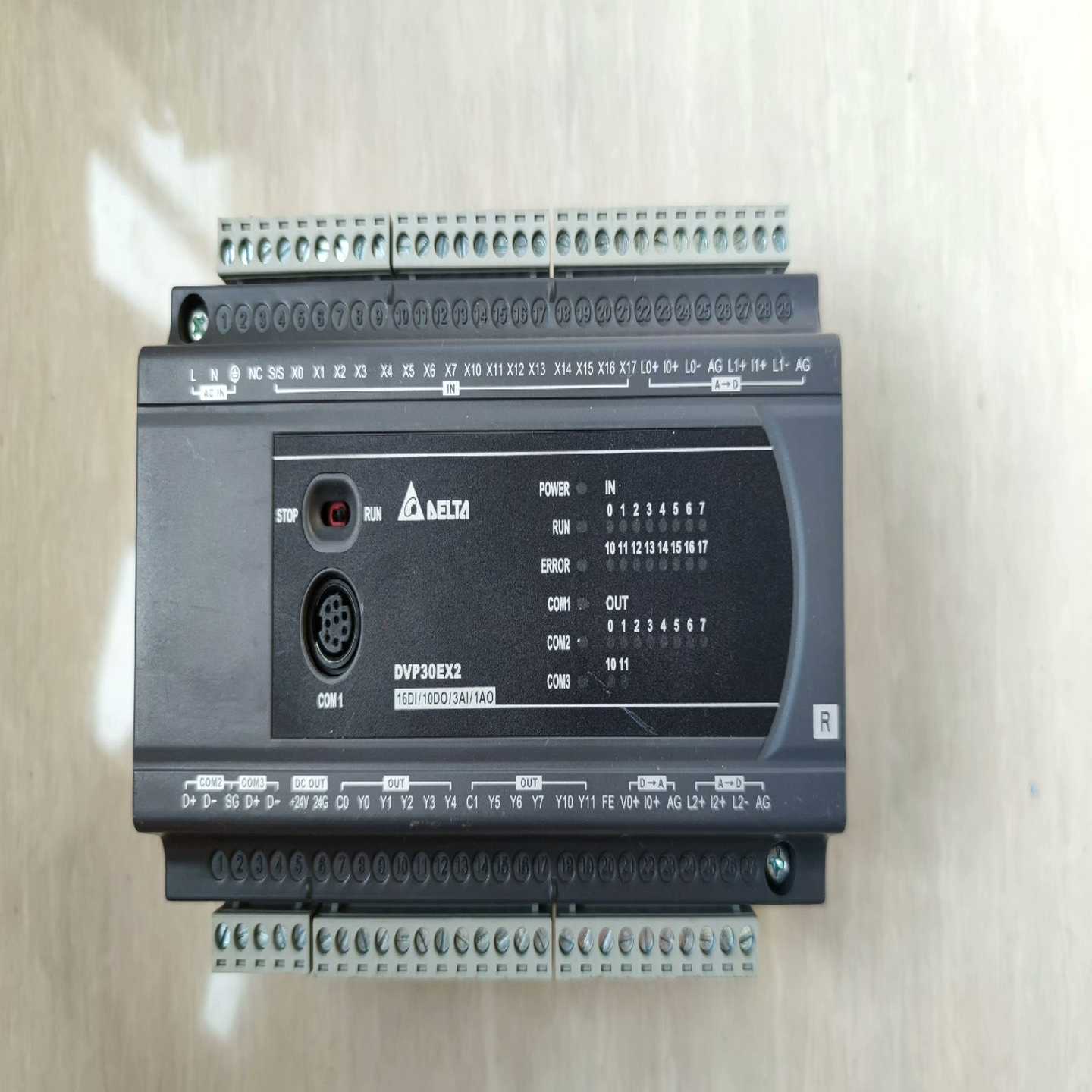 台达PLCDVP30EX200R自带模拟量主机，成色实物图询价