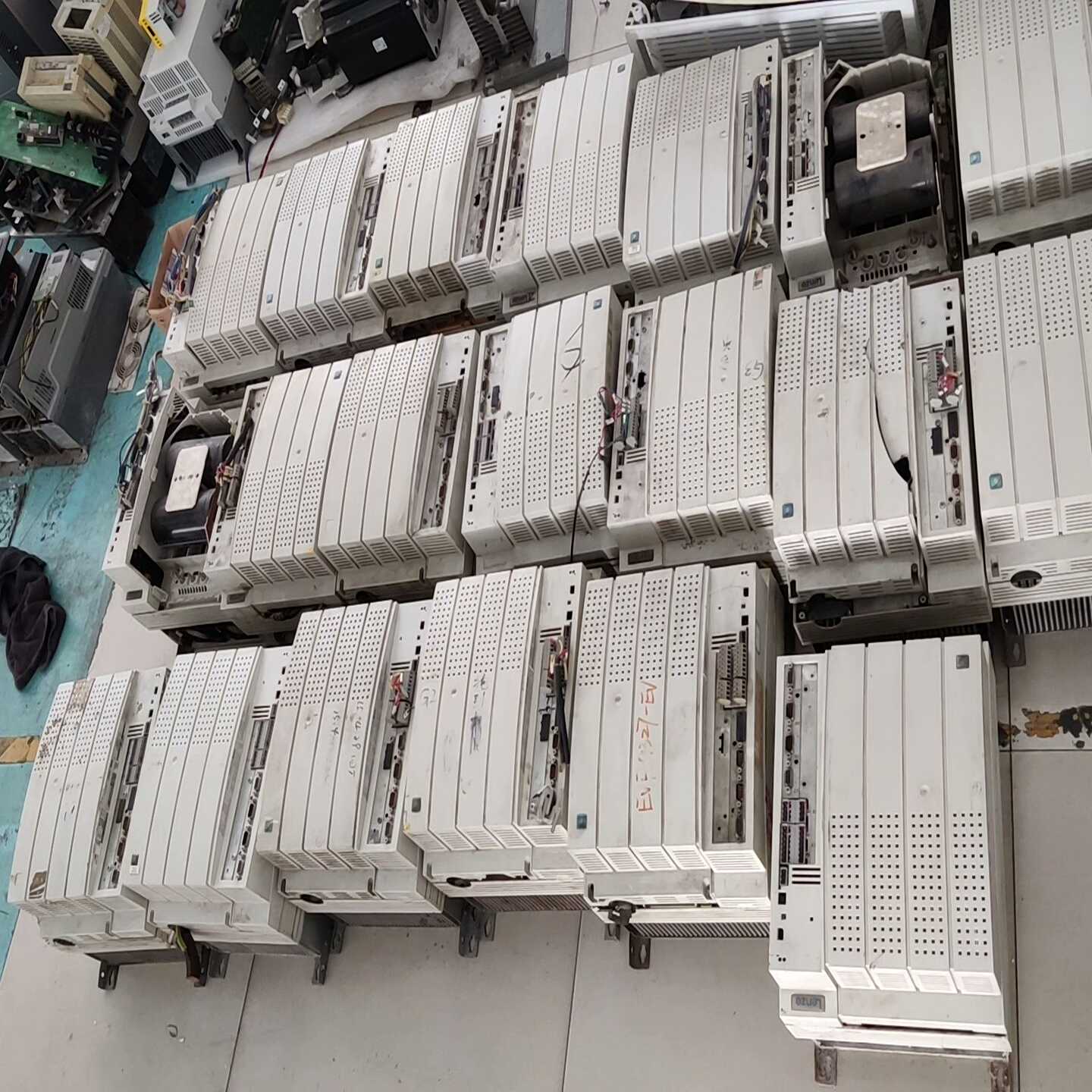 伦茨驱动器EVS9327-ES,EVS9328-ES,EVF询价