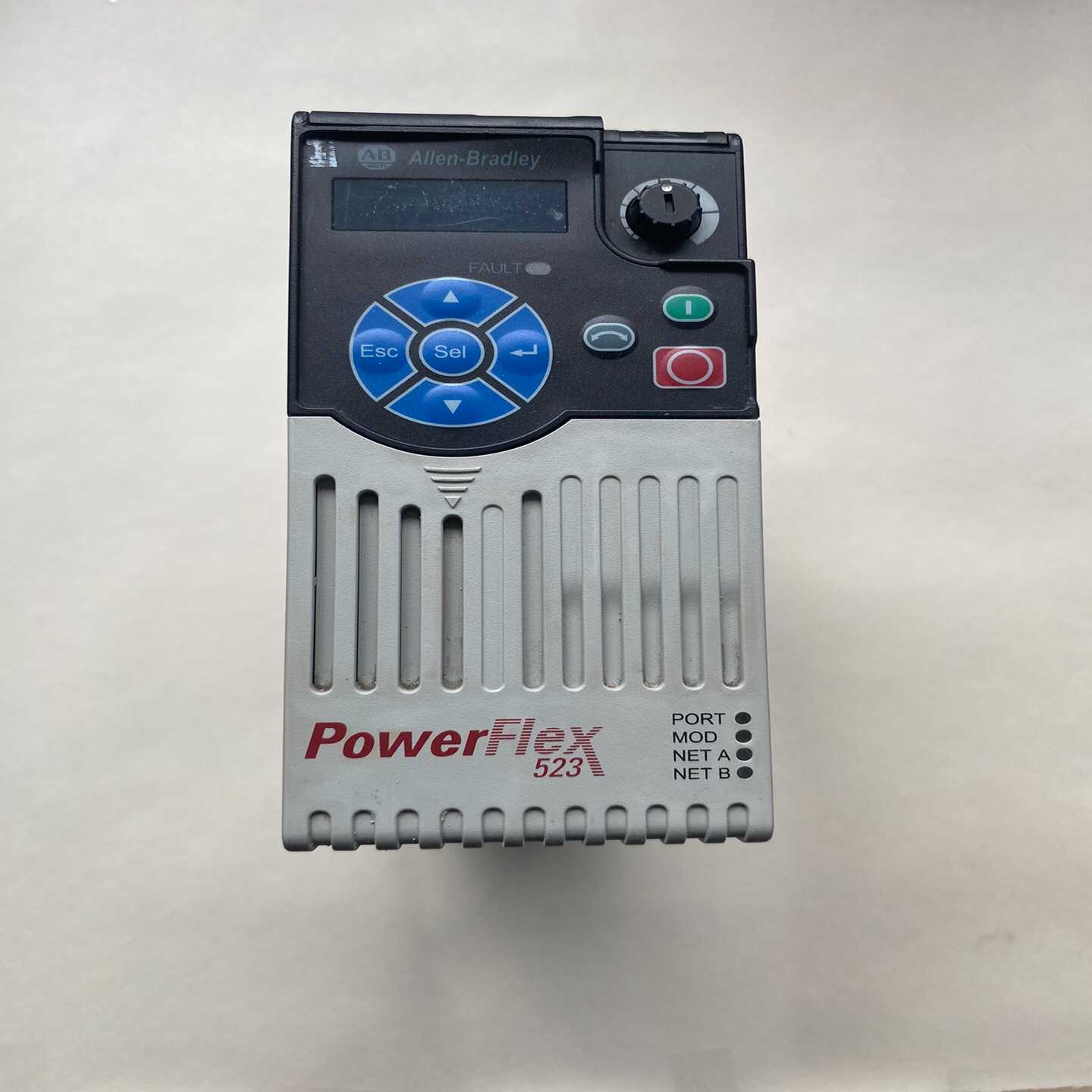 询价~罗克韦尔变频器，型号25A-D4P0N104，成色如图，功能