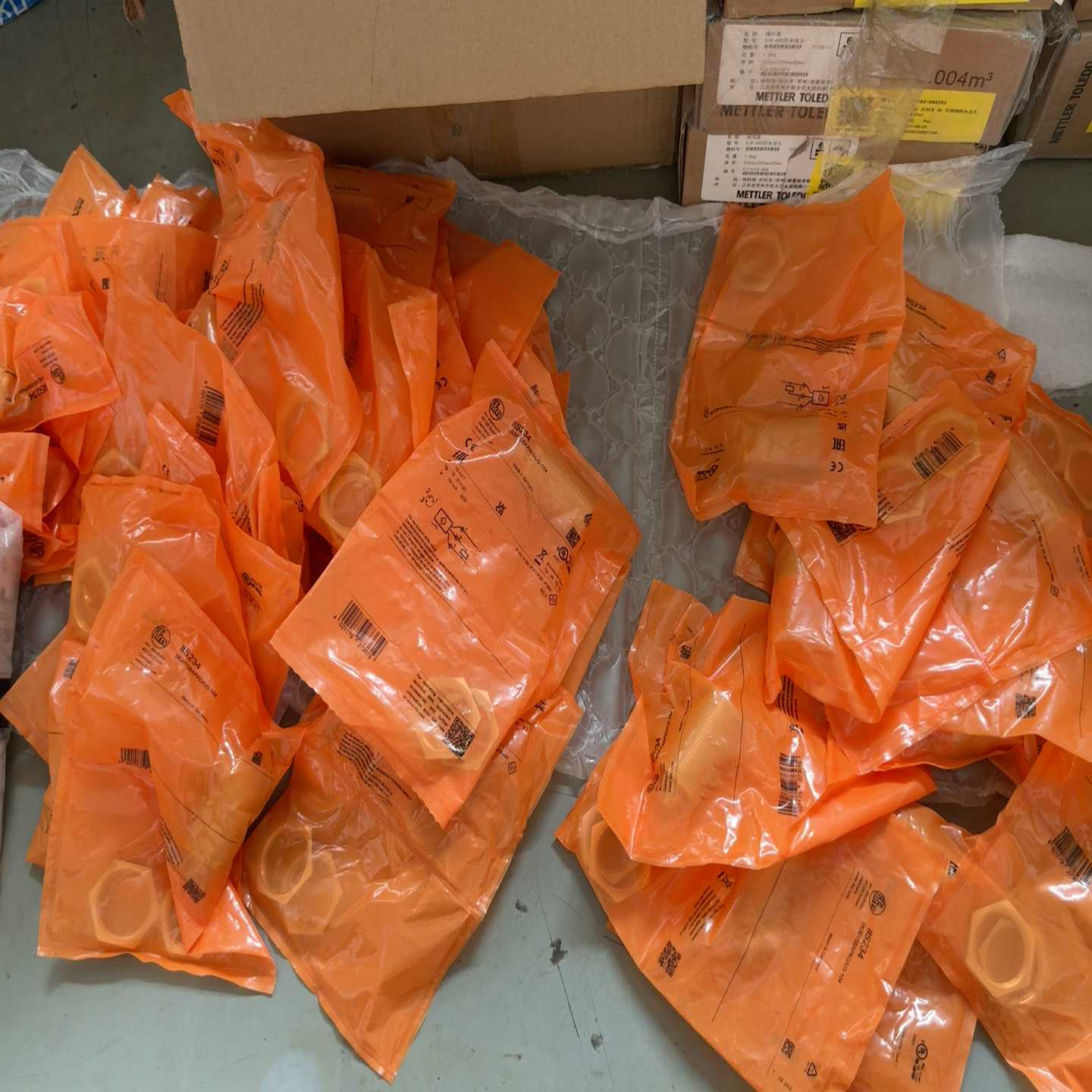 全新原装德国ifm易福门IIS234传感器，库存处理，有需要--议价商