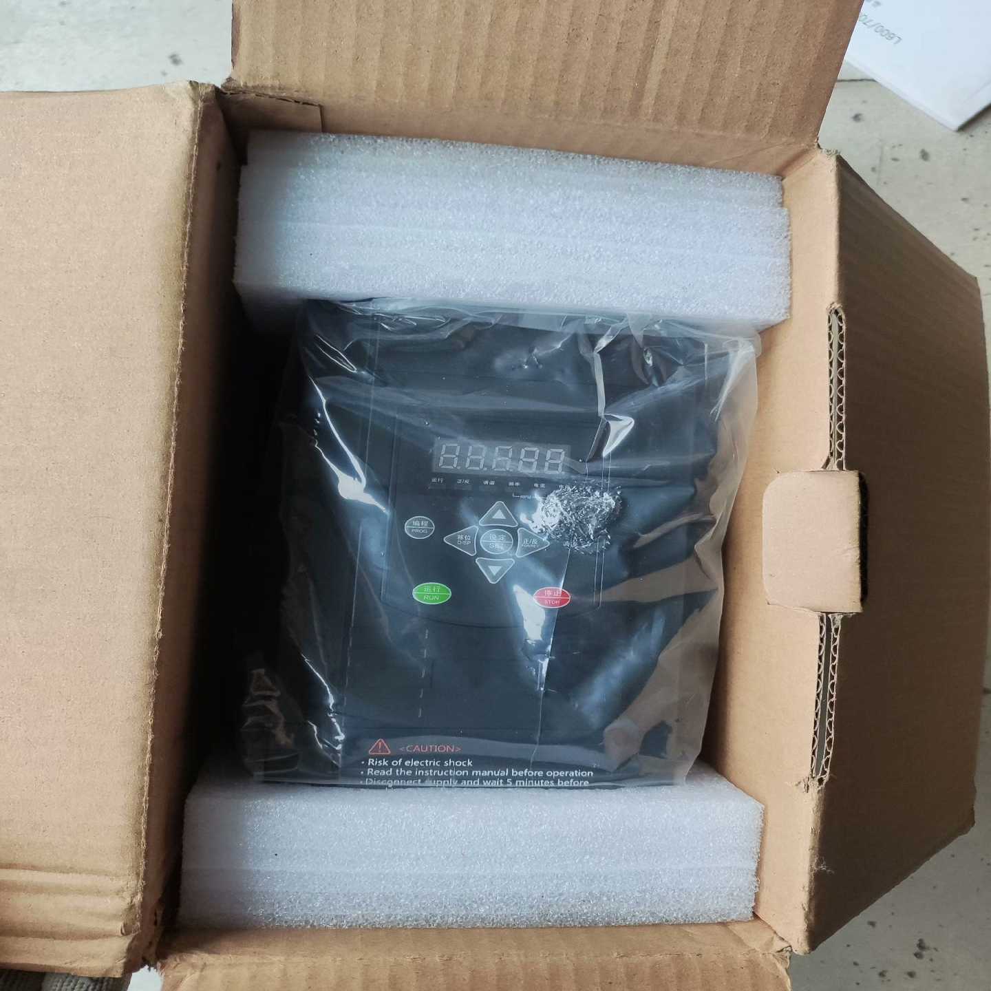 鑫盛达变频器4KW带包装，没用过的询价