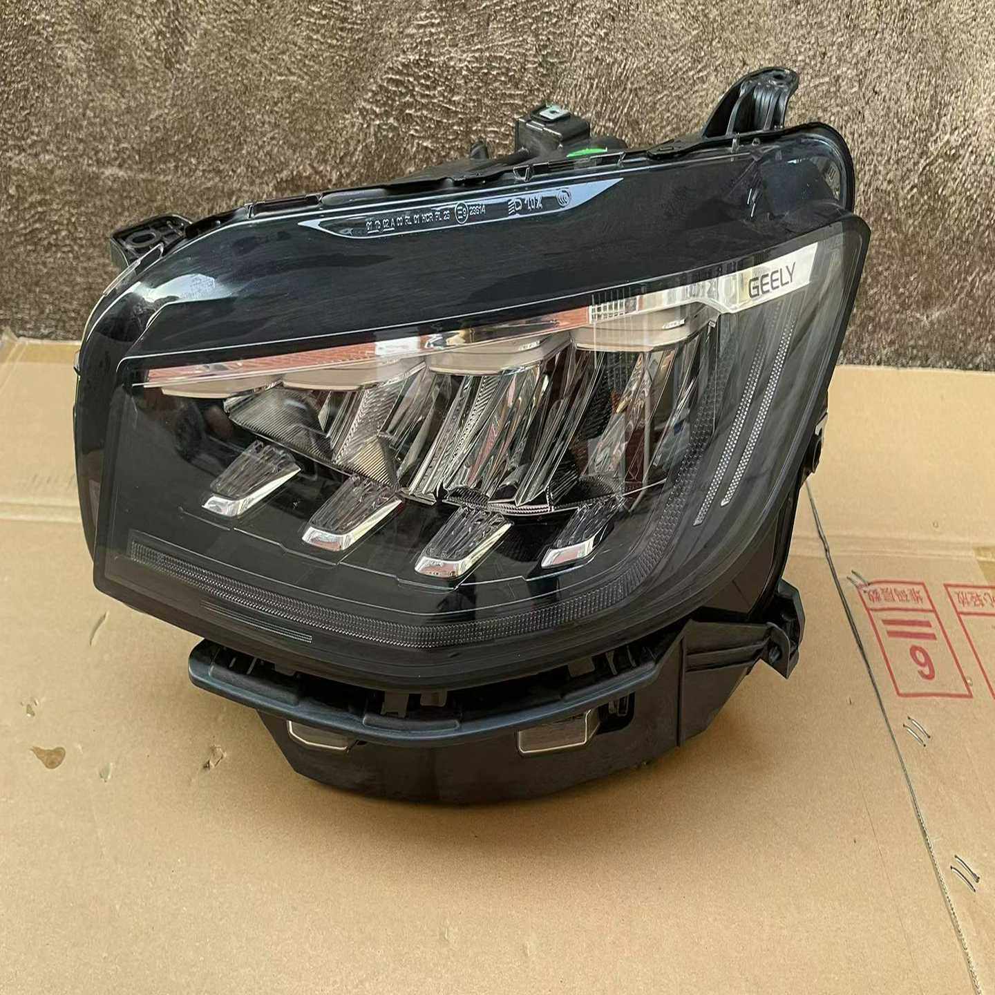 吉利博越PRO亚运款前大灯总成，左侧，精品灯具，灯面无损，--议