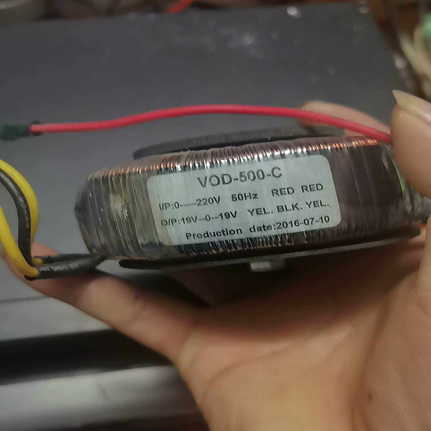 双19v环牛变压器，拆进口音响的。包铜线。具体功率没标自己算--