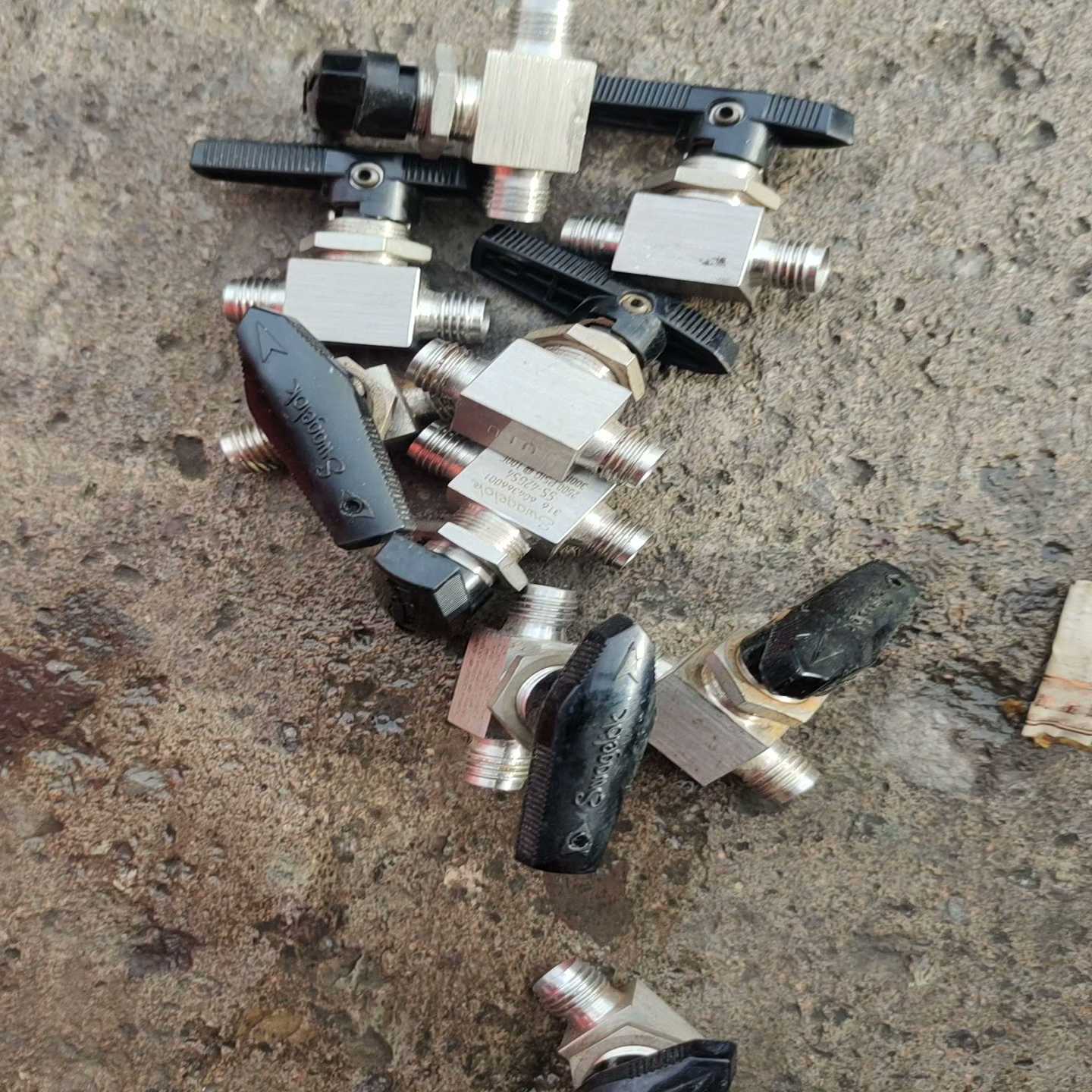 议价产品Swagelok1/4两通球阀,型号SS-42GS4，