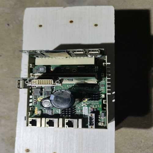 【星慕电子】Lenze伦茨 3231C控制器    顶盖丢了