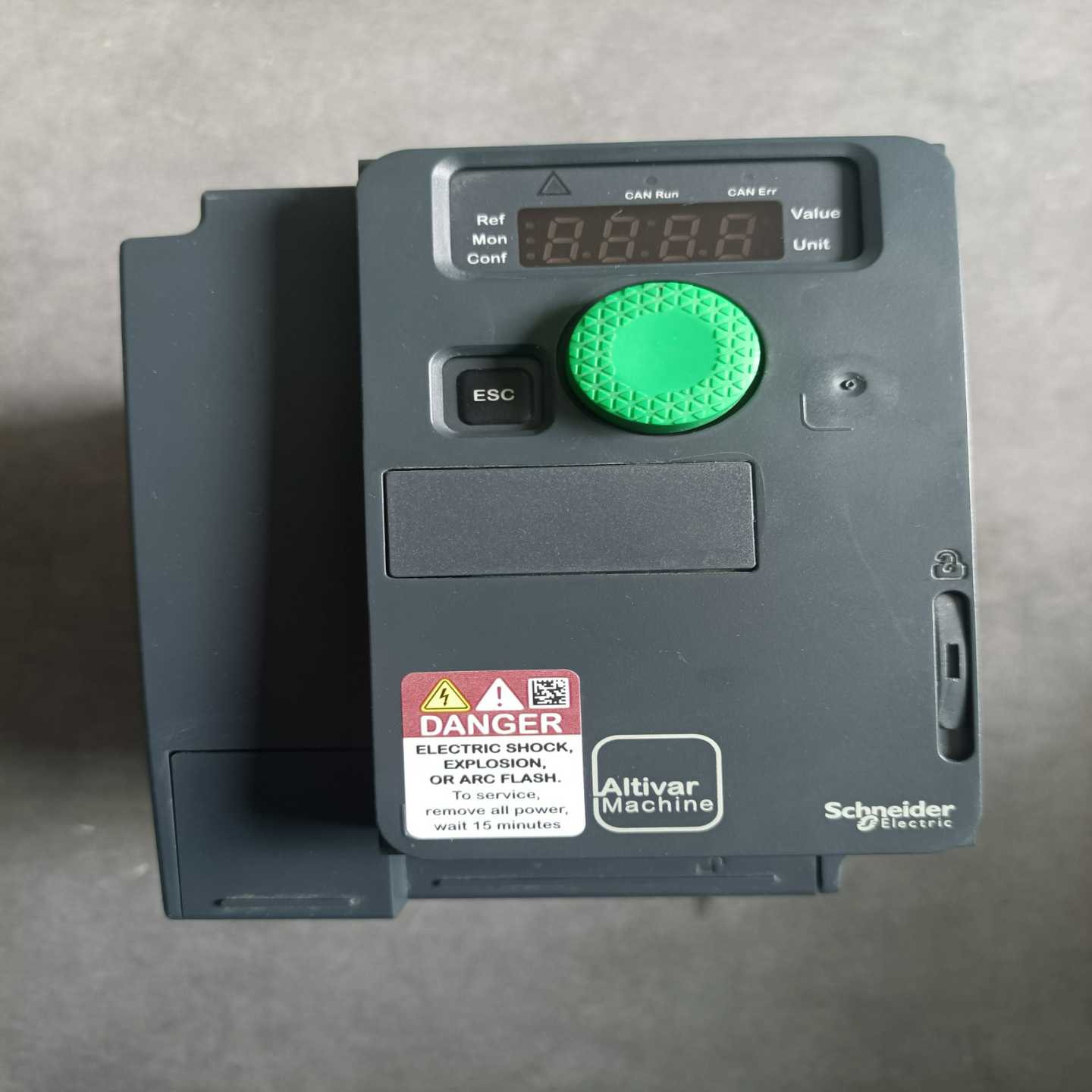 ATV320U07N4C 变频器一台 成色新，功能！【卡奥电子】