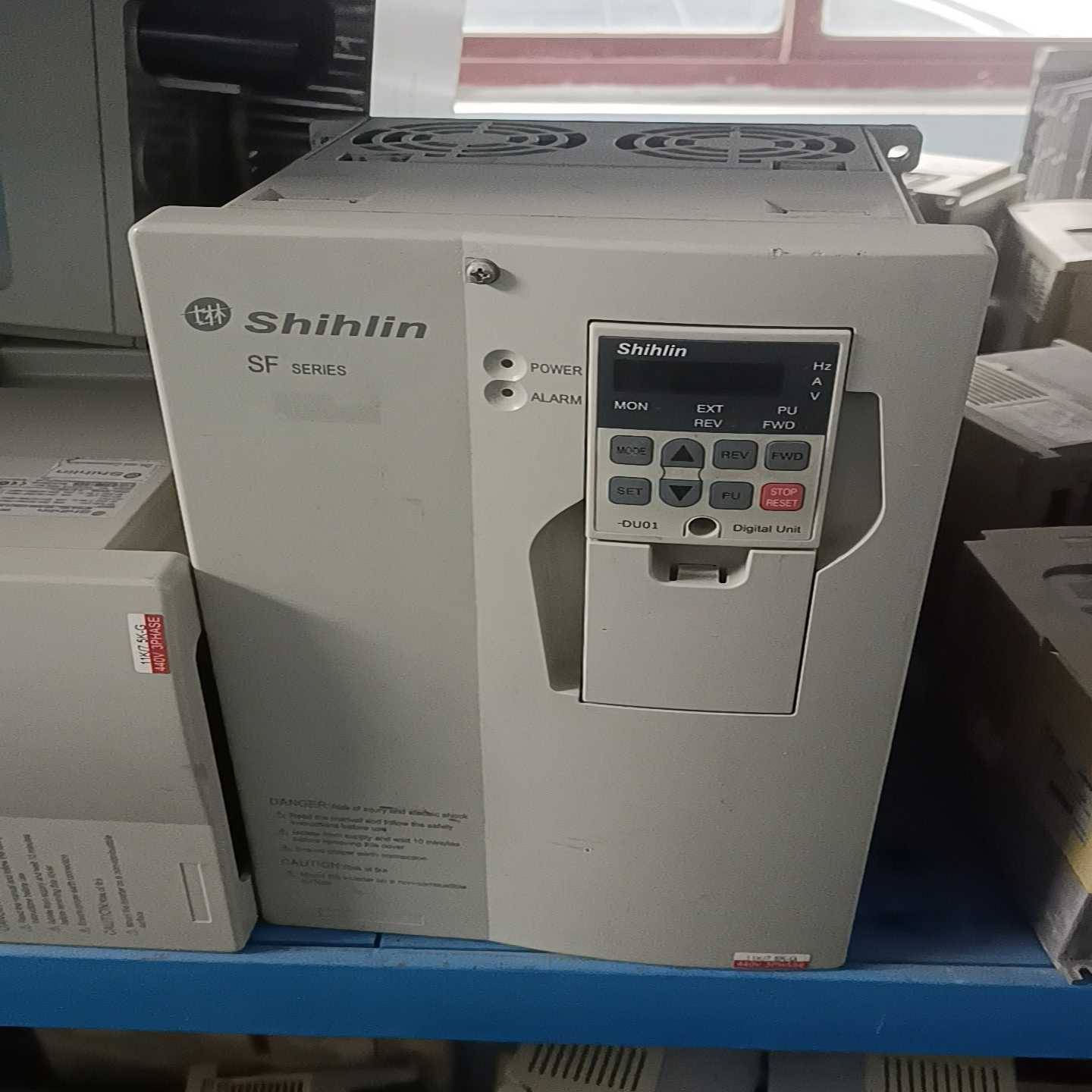 士林变频器SF-040-11K/7.5K-G，实物拍询价