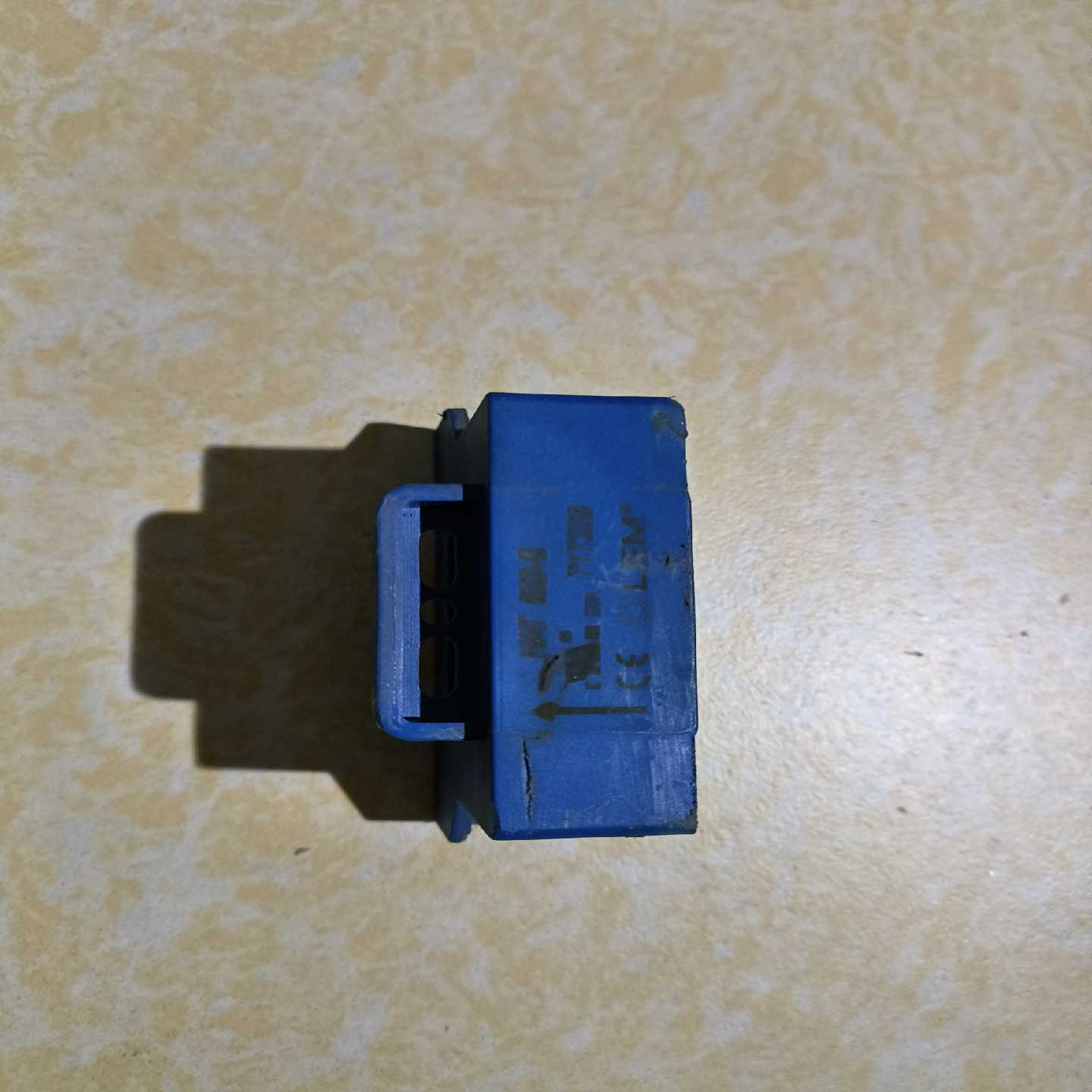 询价HAT600-SLEM传感器，外观一般，功能。