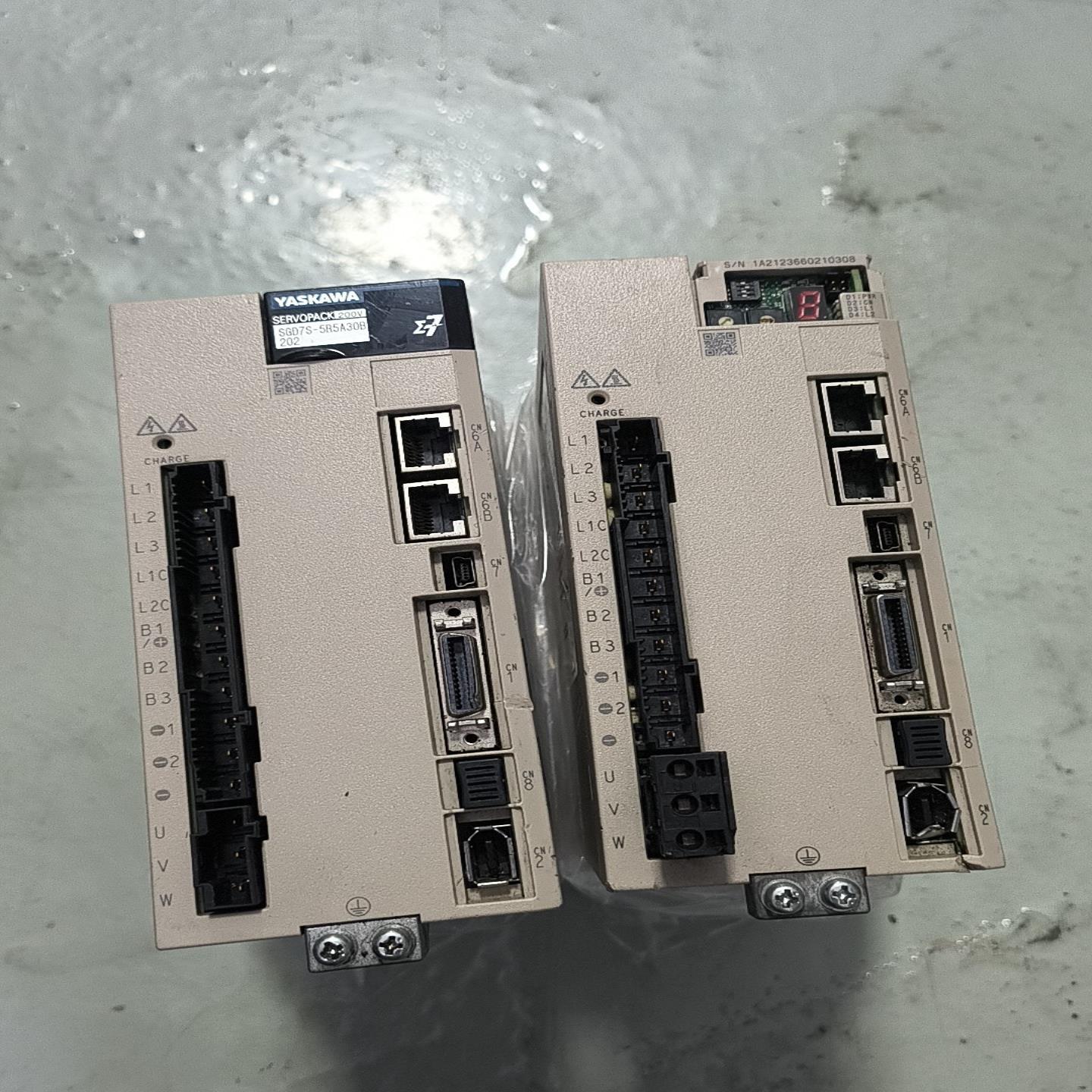 询价~安川伺服器SGD7S-5R5A30B202 3台