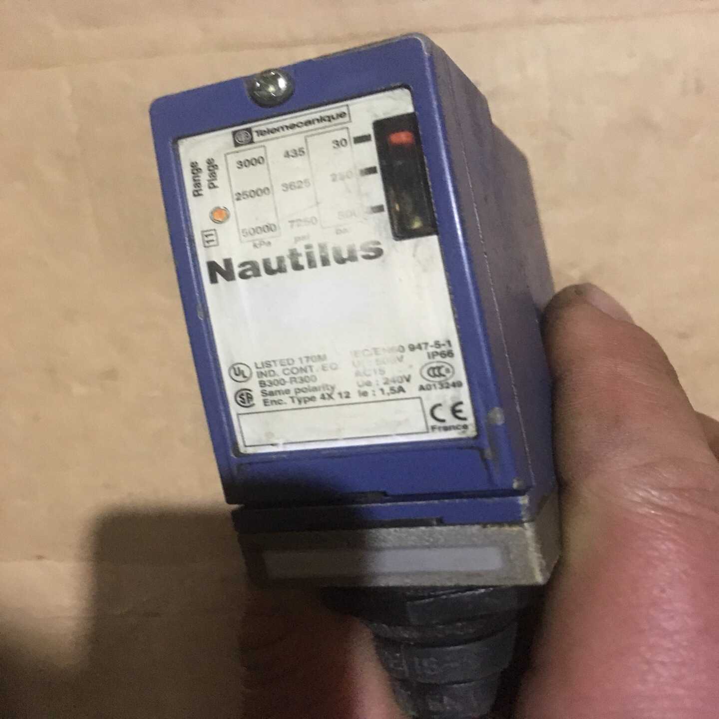 XMLA500D2S11施耐德压力开关，设备拆机，测试包好，--议价商品