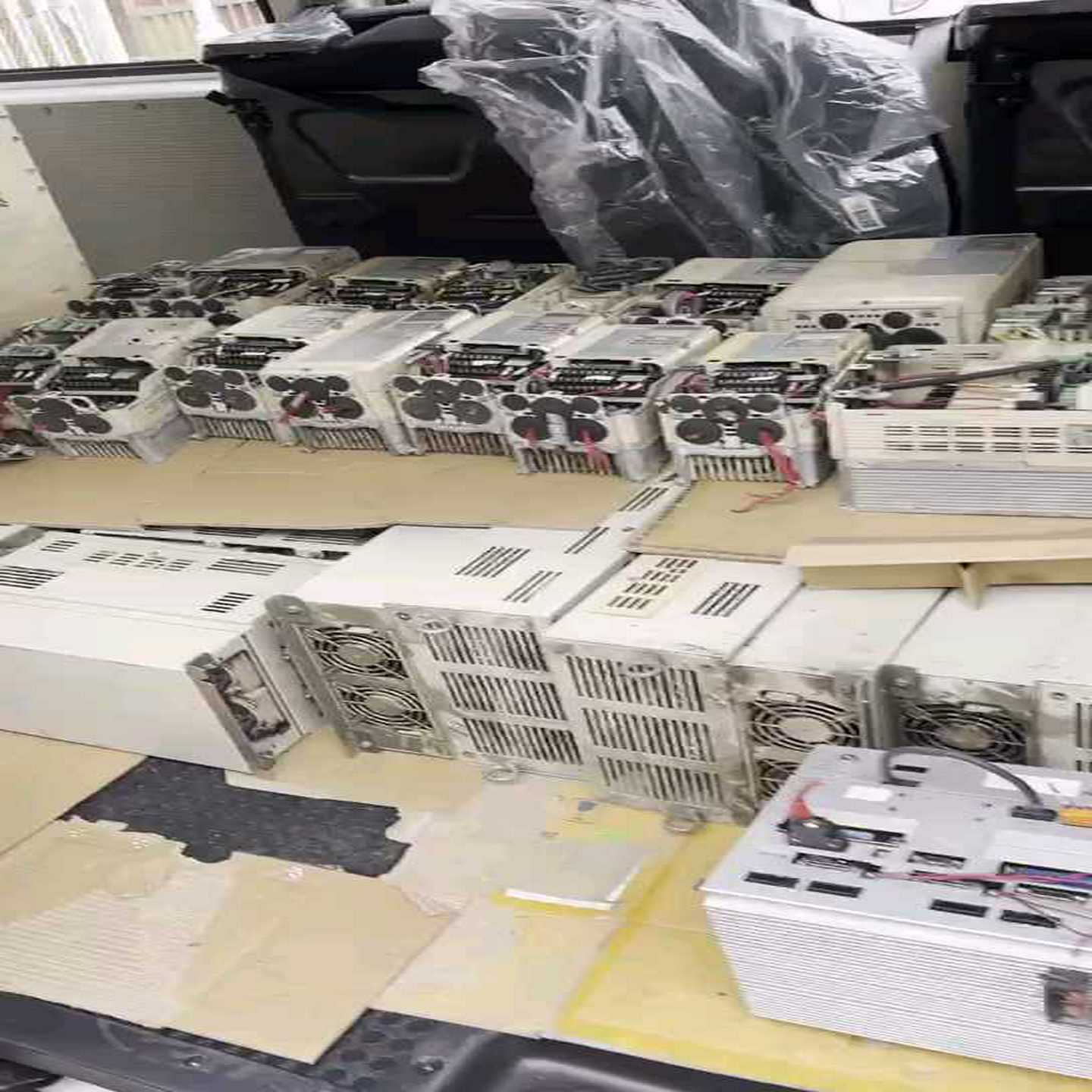 【议价】安川变频器h1000a1000l1000ae10000.4适用