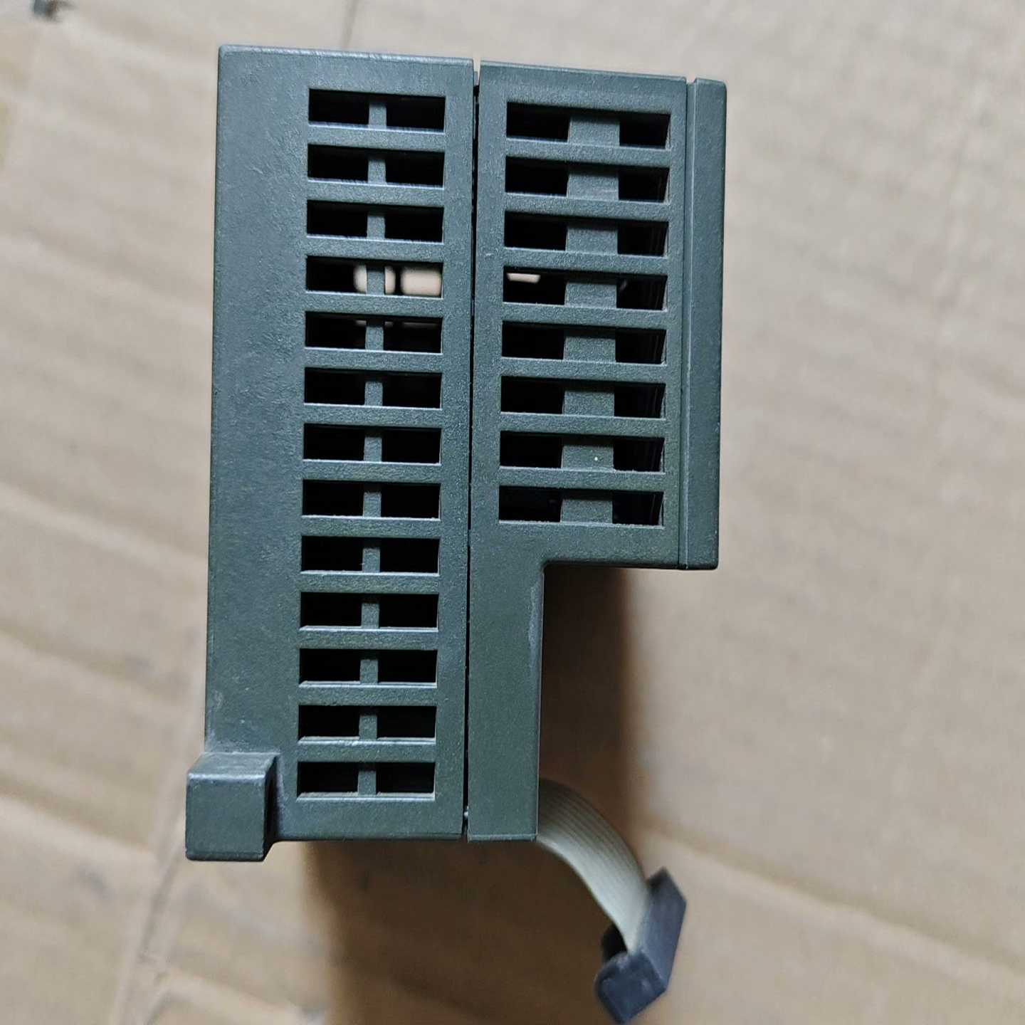 询价~华为基站常规窄频智能天线 线。共三台，未使用，电子调速