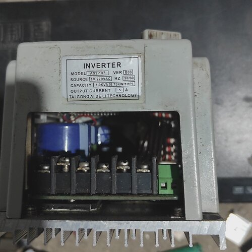 溢价-爱德利变频器AS2107115122IPM220V0.