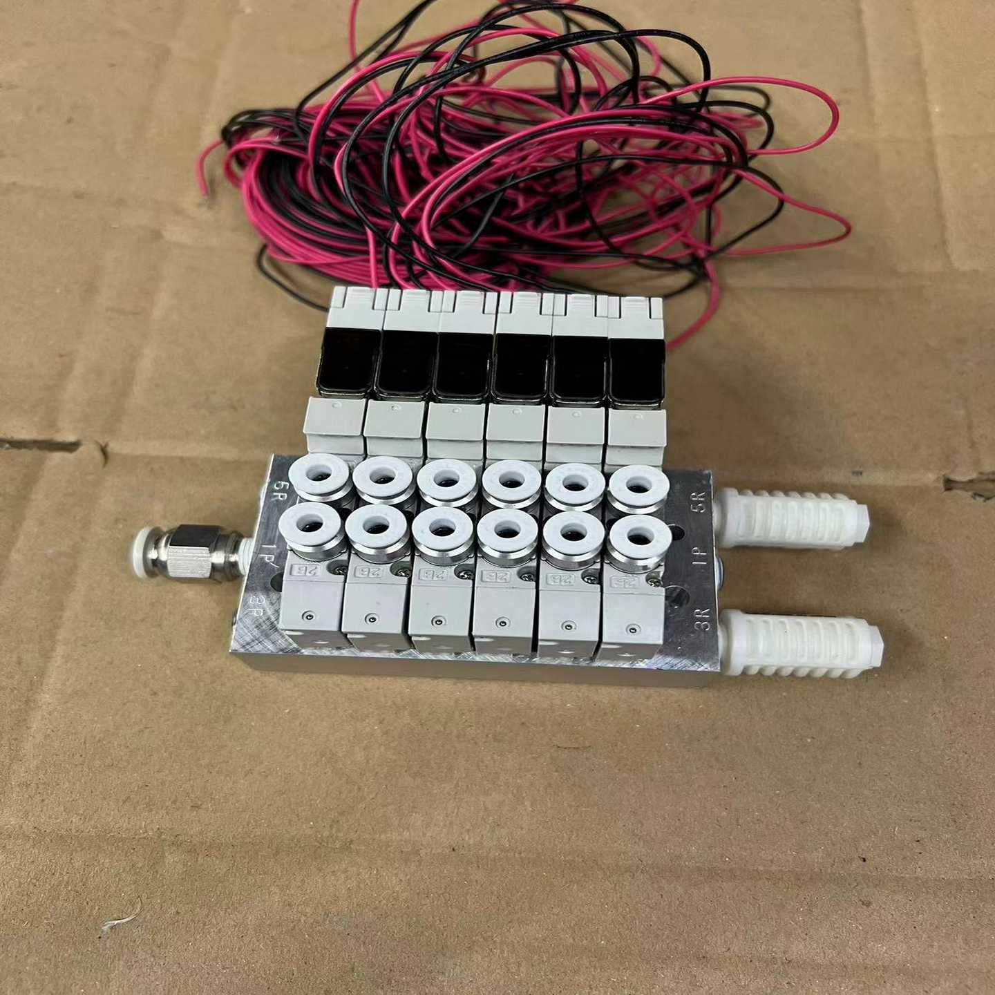 CKD电磁阀4GD119R-C4，未使用，一套6位，一位适用