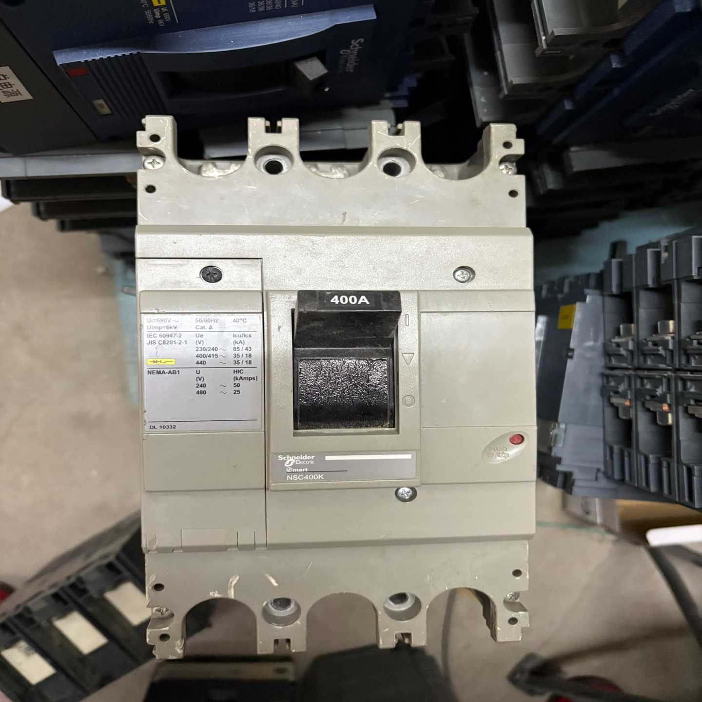 议价施耐德NSC400K塑壳断路器