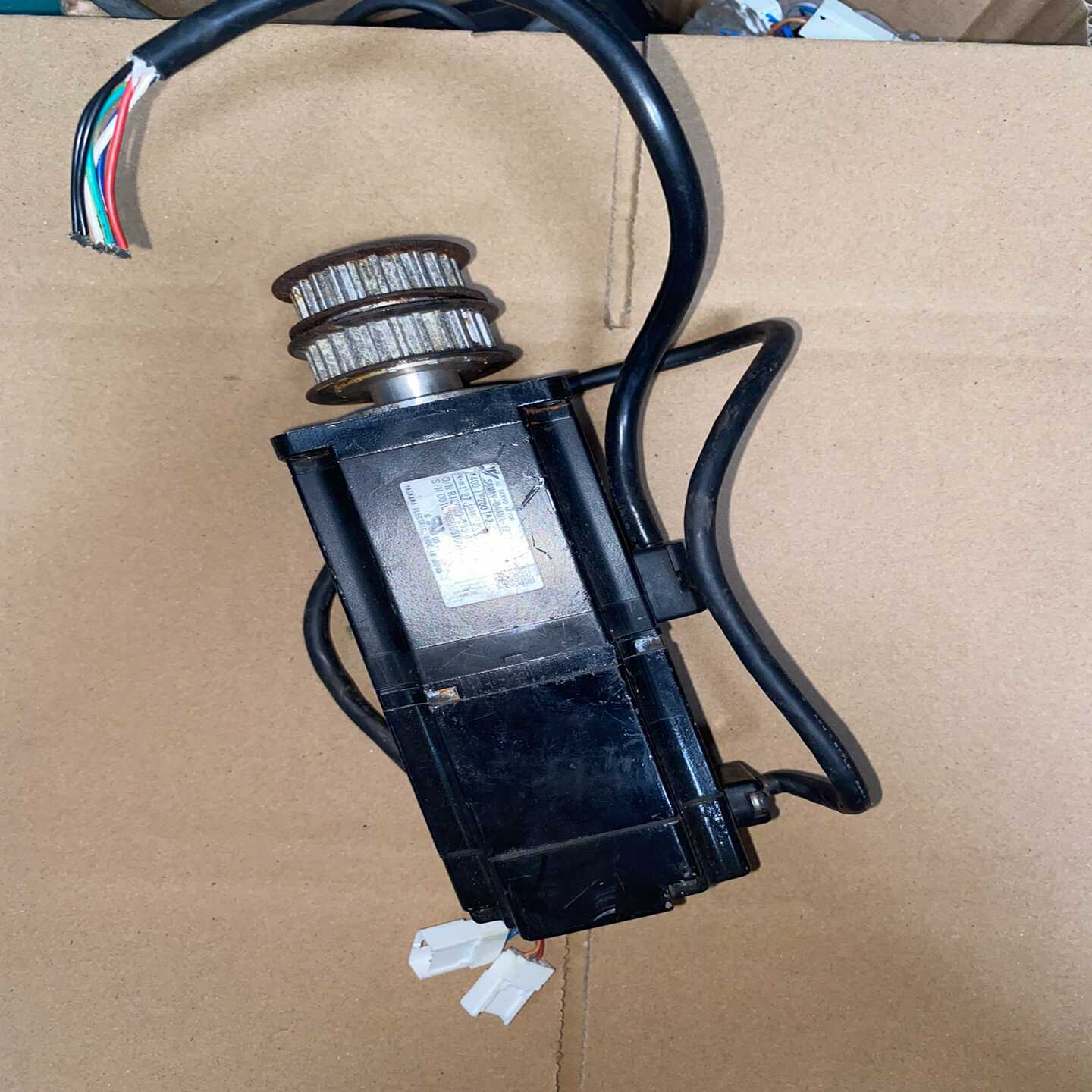 SGMAV-04ANA-YR11安川伺服电机询价