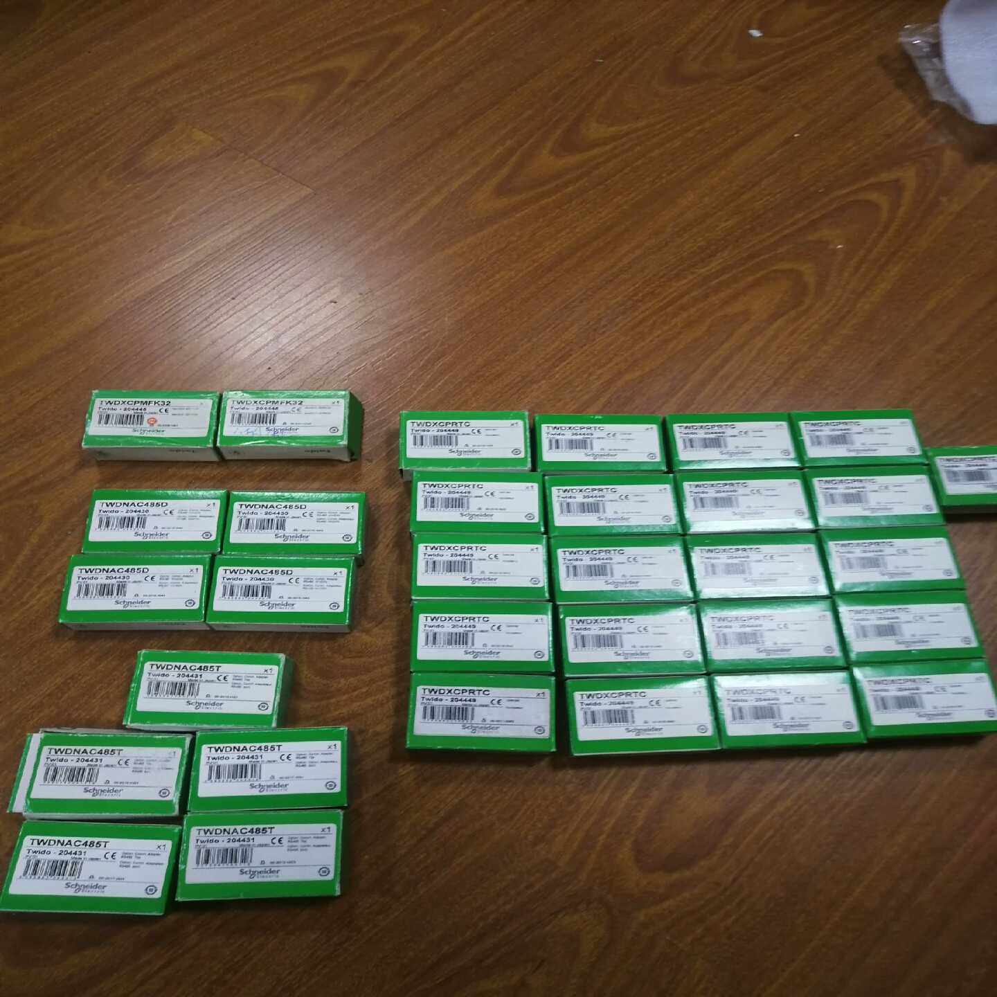 议价施耐德TM7SPS1A，e全新原装正品，有需要联系，非实物图现货/