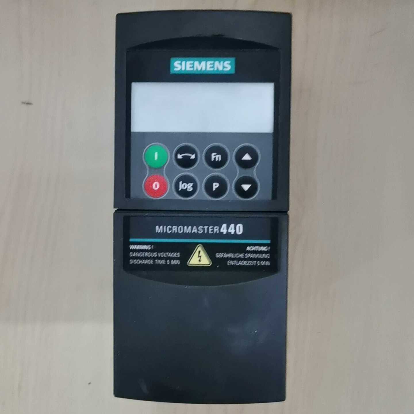 【议价】变频器6SE6440-2UD17-5AA1，0.75K适用