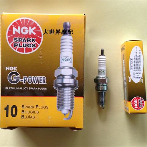 NGK摩托铂金火花塞CR8E盗匪战鹰凌鹰黄蜂巡鹰超人EN125