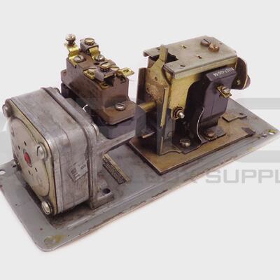 SQUARE D 284332  E CONTACTOR CLASS 9050 W3101740054 110120V