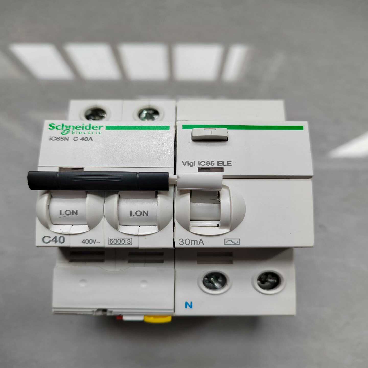 施耐德iC65N2P40空开加漏电--议价商品