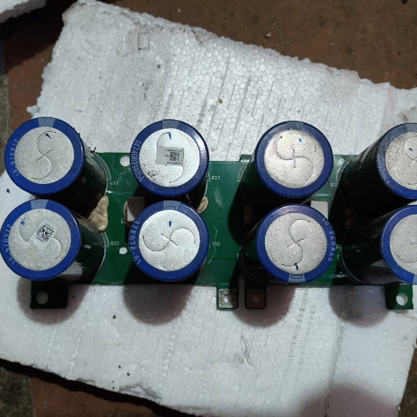 台达变频器拆机电容板，18.5KW，正常使用，想要私聊--议价商品