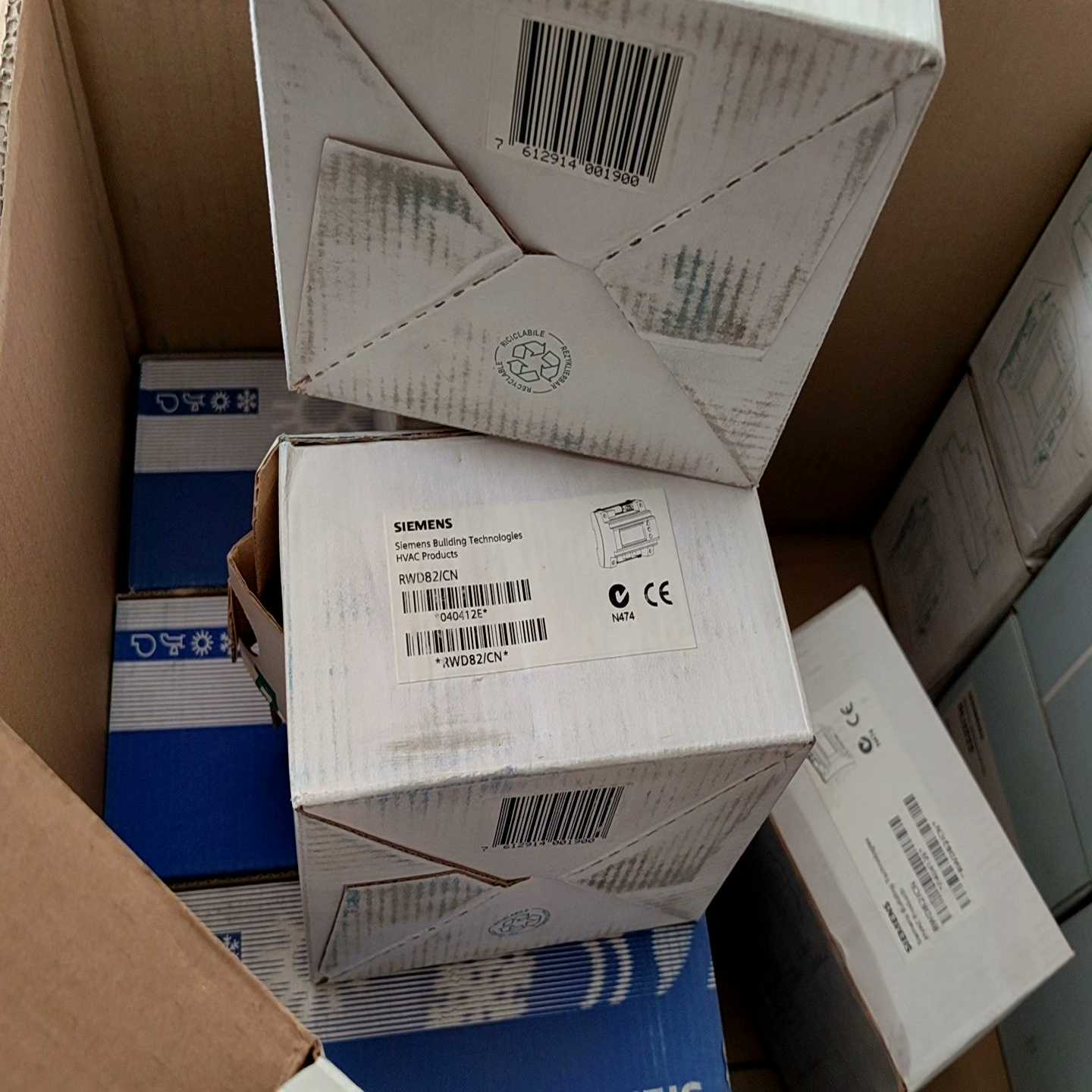 RWD82/CN现场通用DDC控制器。带包装盒。低询价