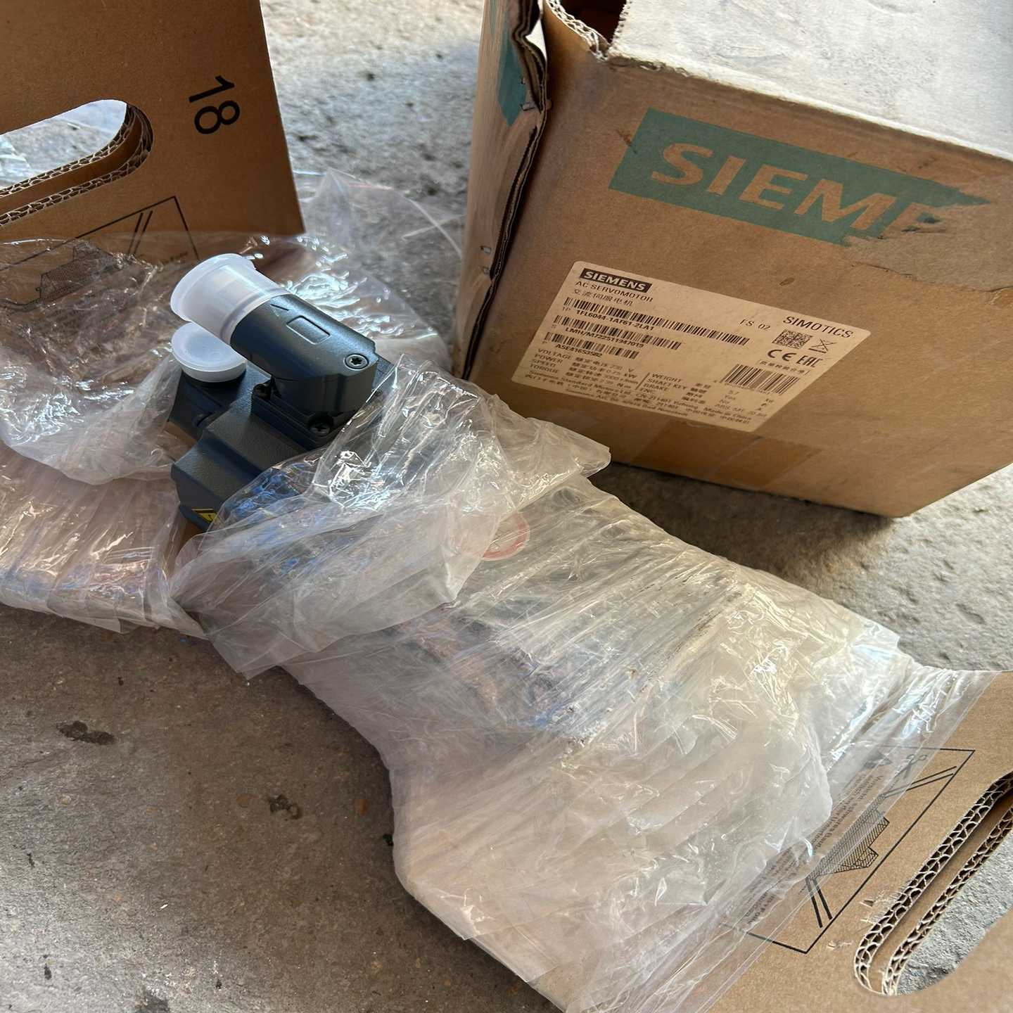 【议价】伺服电机1FL6044-1AF61-2LA1，外观适用