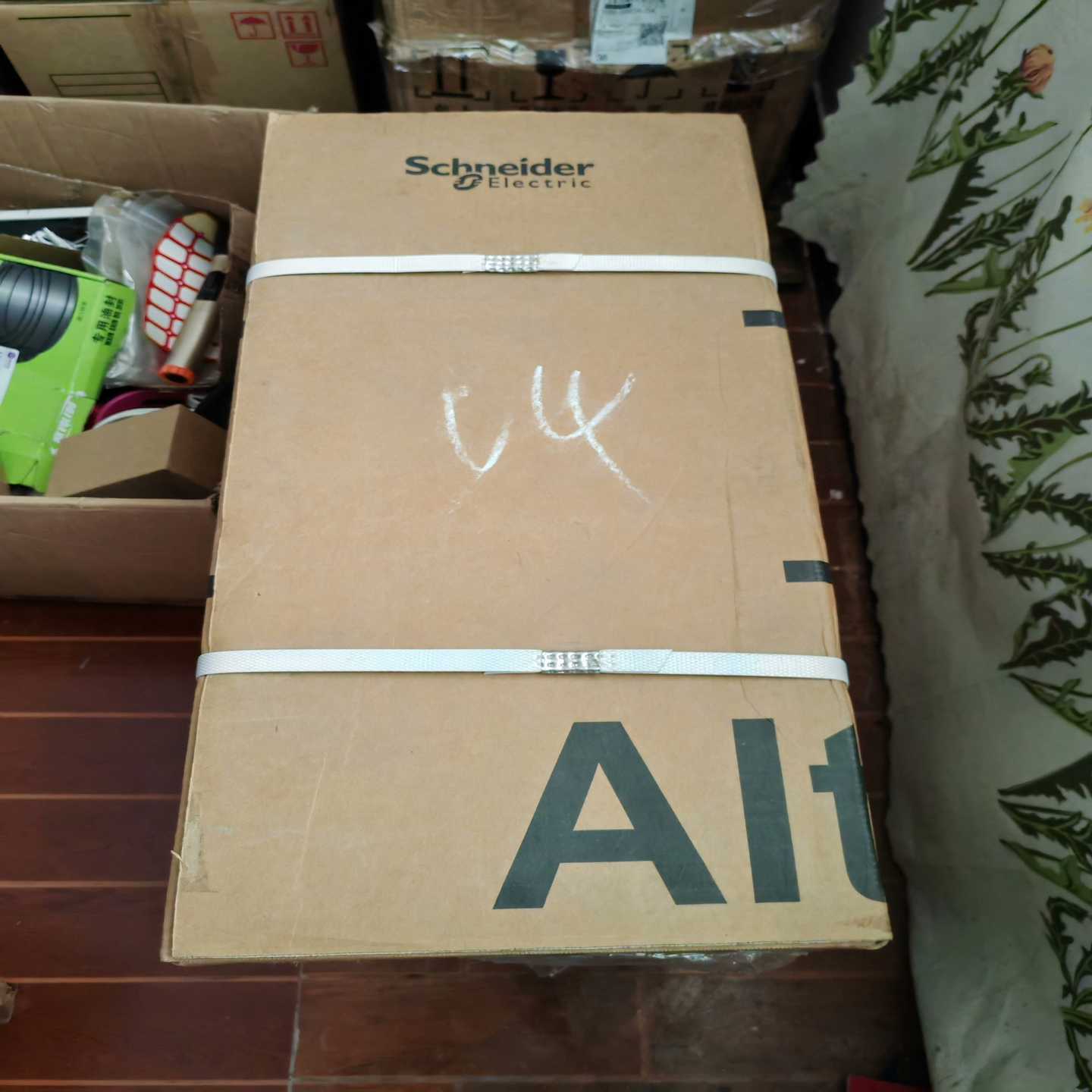 施耐德变频器ATV610D45N4全新原装正品--议价商品