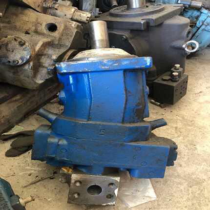 询价乐7V液压泵