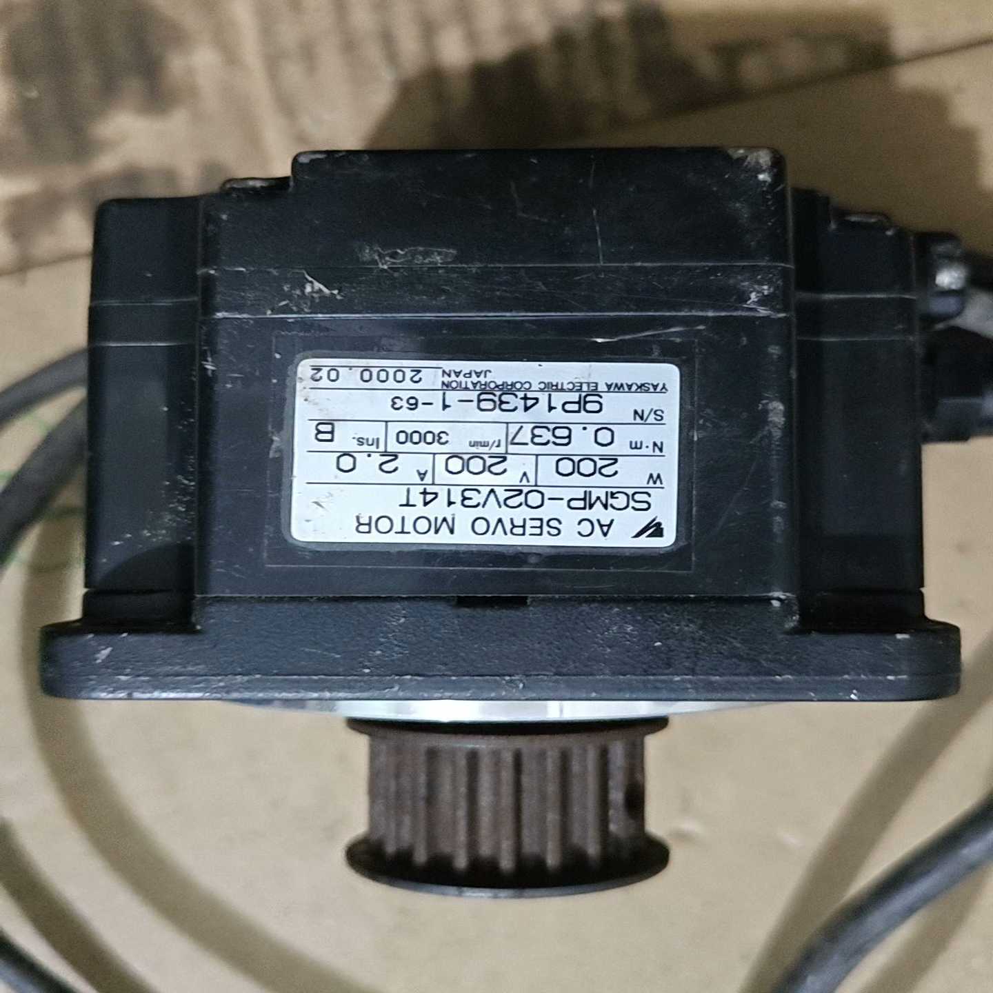 安川伺服电机SGMP-02V314T，实图拍摄，功能适用