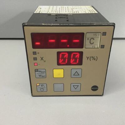 6496  SAMSON  6496  Rgulateur digital trovis USED
