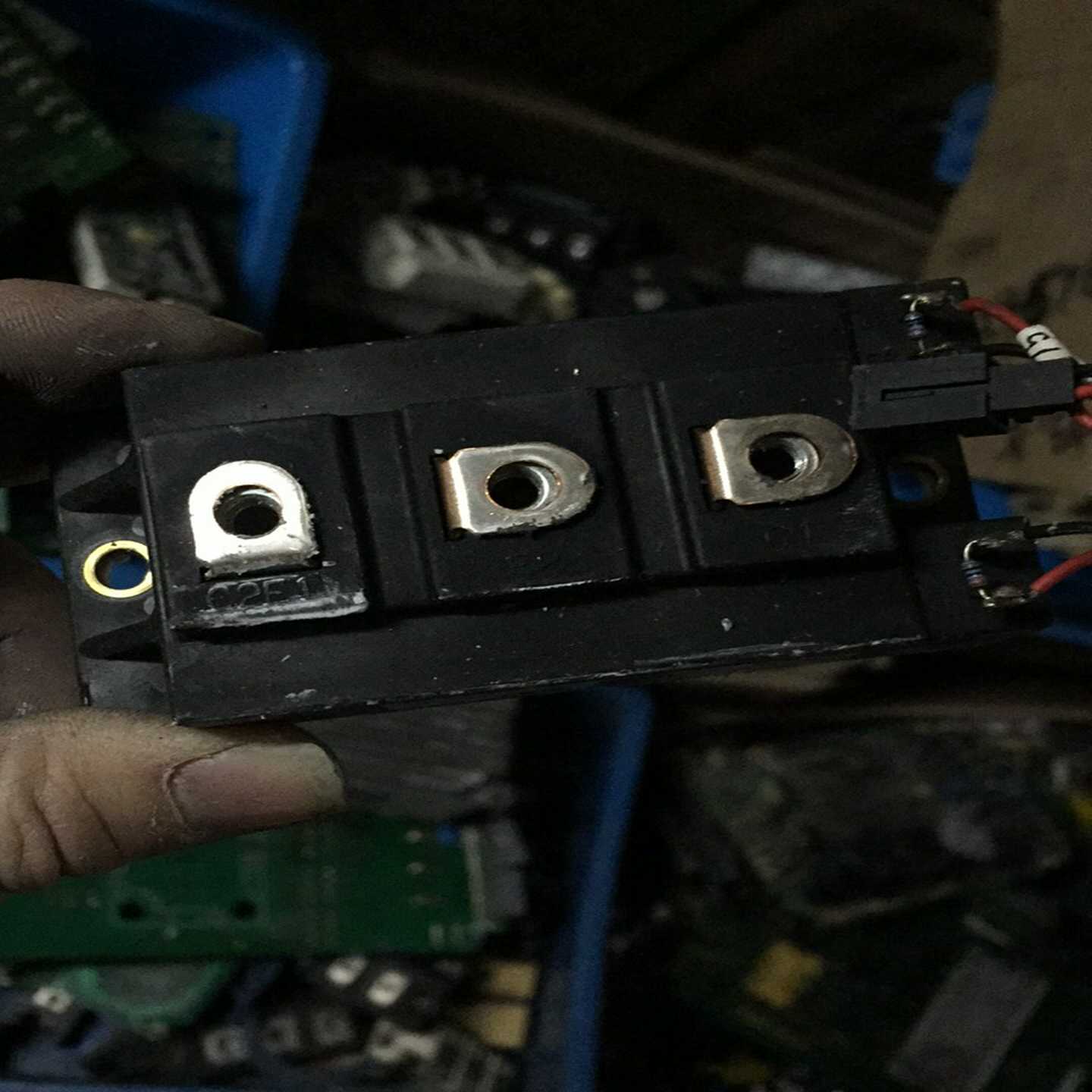 【议价】2mbi300n-060cm300dy-12h原标适用