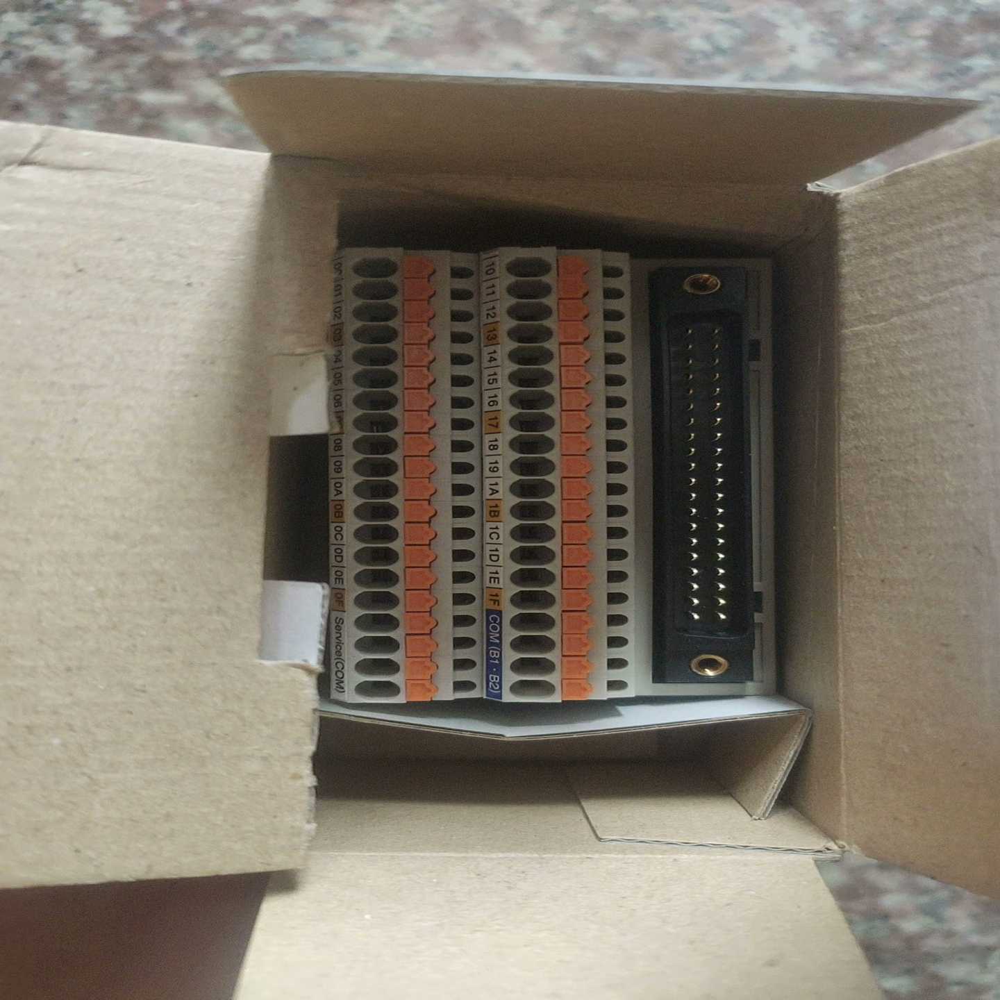 咨询-PCXV-4F40-TB40-M2-X接线端子，的有几