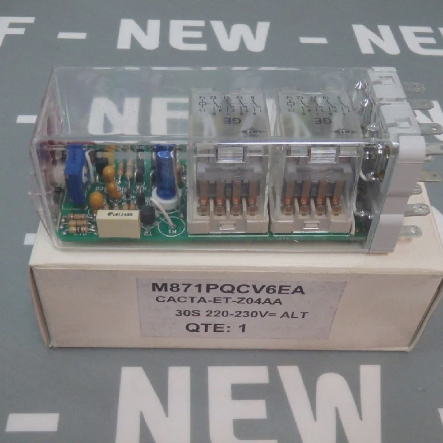 CACTAETZ04AA 30S 220230V  MTI   M871PQCV6EA Rel Temporizzato - 实物图