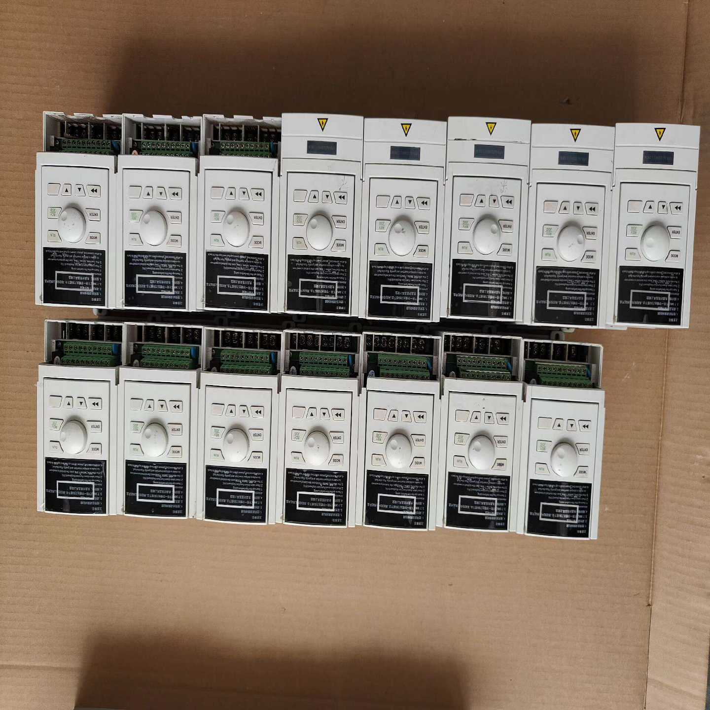 研智变频器V810A0-2S0015G/0022P