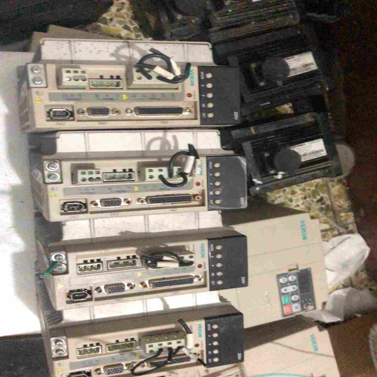 伟创伺服驱动器SD600A-T2-1R0W 电机SMM13-~询价