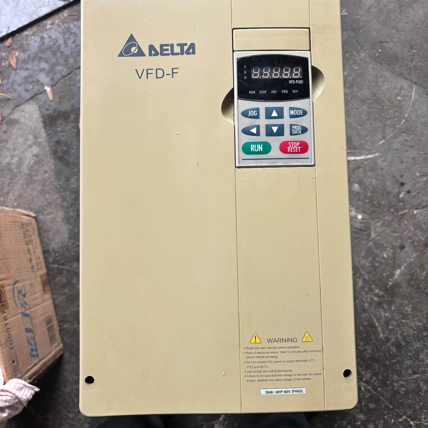 拍前询价：台达变频器30kw台达VFD300F43A一台成色还不