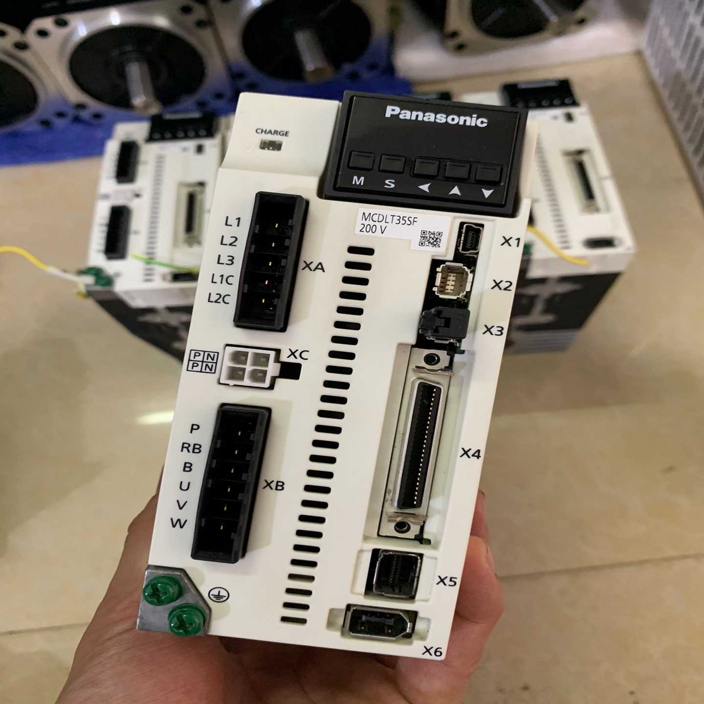 松下A6750w伺服驱动器MCDLT35SF、成色好