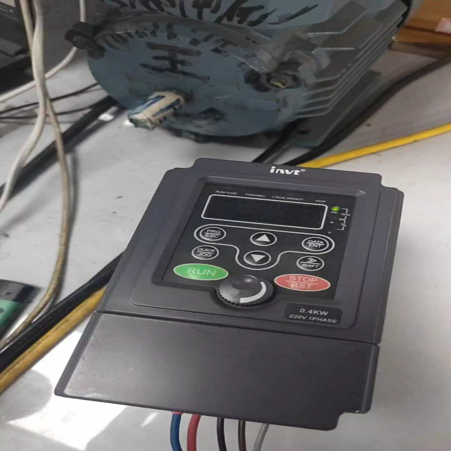 议价英威腾变频器0.4KzW，CHE100-0R4G-S2，成色如现货/维修