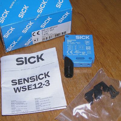 NEW  SICK WE123P2431 2041881  2 041 881 Photoelectric receiv